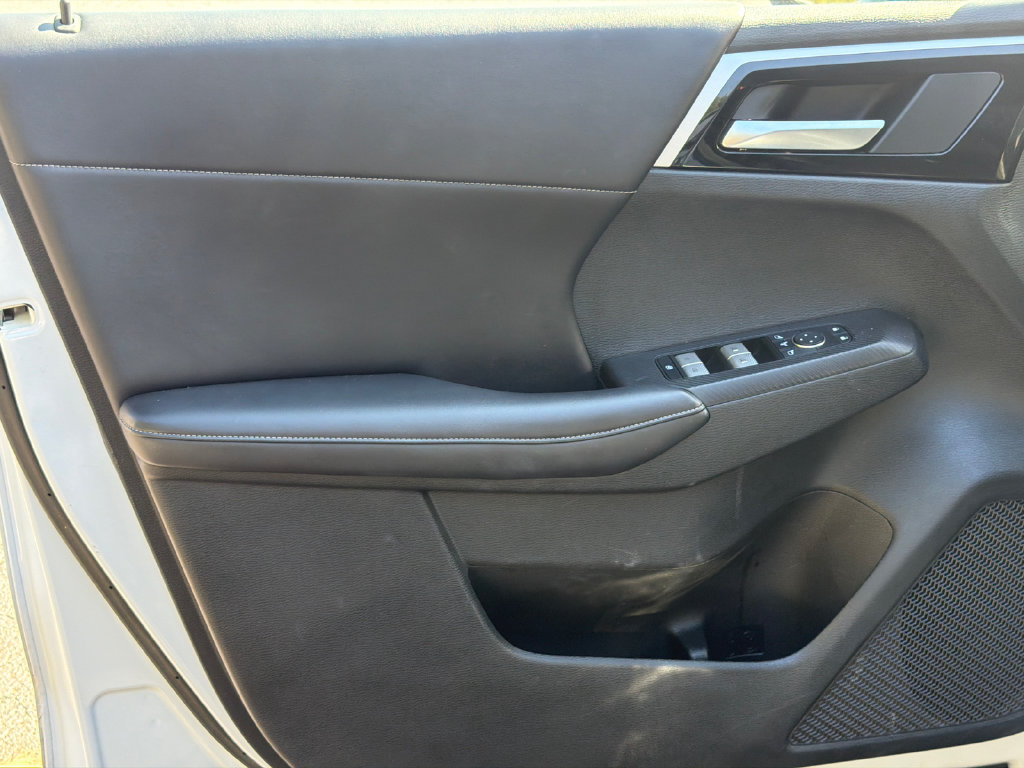 Used 2024 Mitsubishi Outlander SE FWD image 12