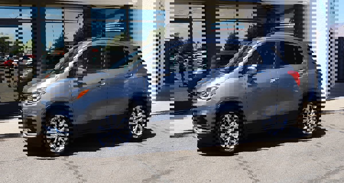 Used 2020 Chevrolet Trax Premier w/ LPO, Protection Package FWD image 7