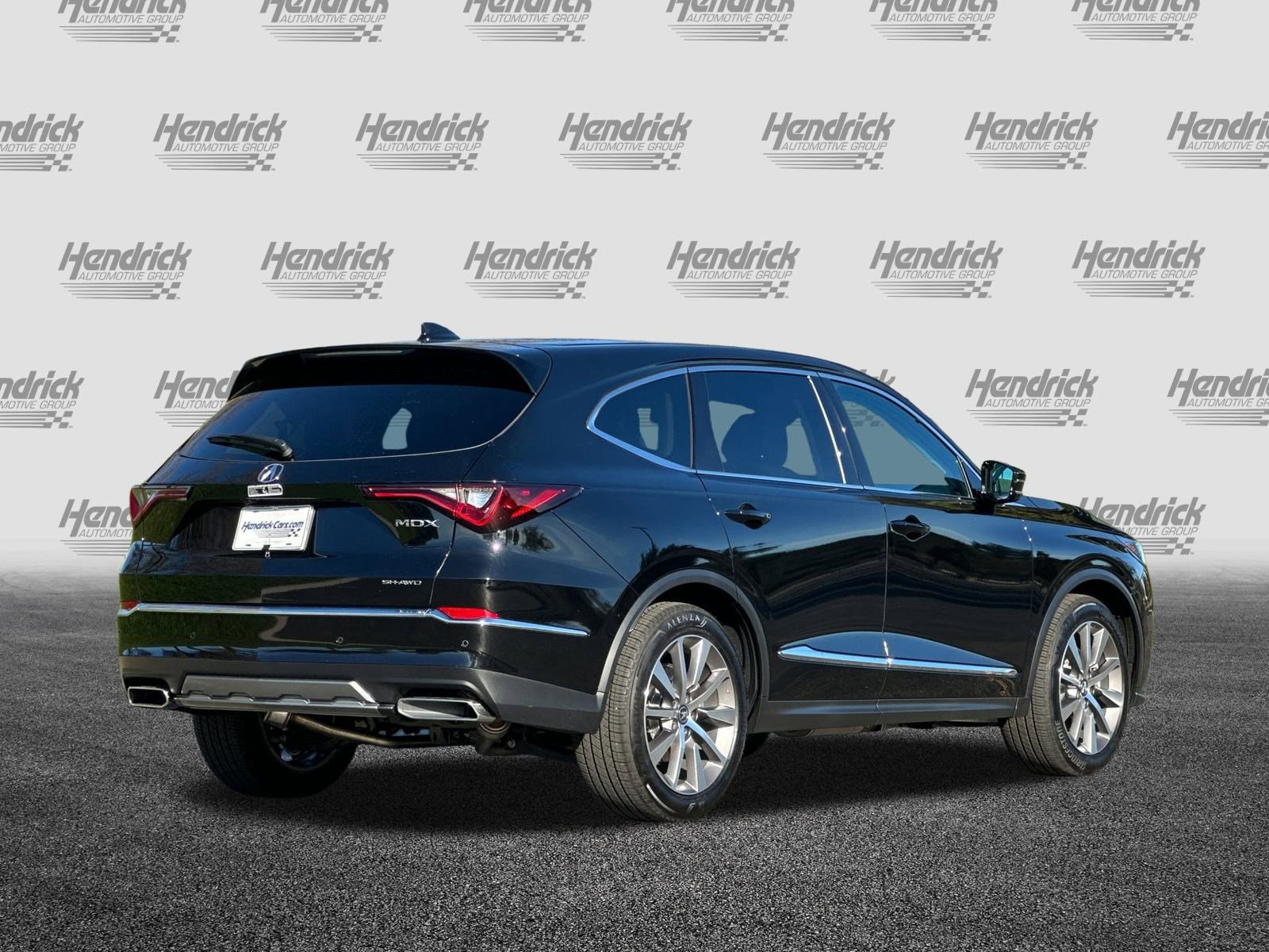 Used 2025 Acura MDX SH-AWD w/ Technology Package image 5