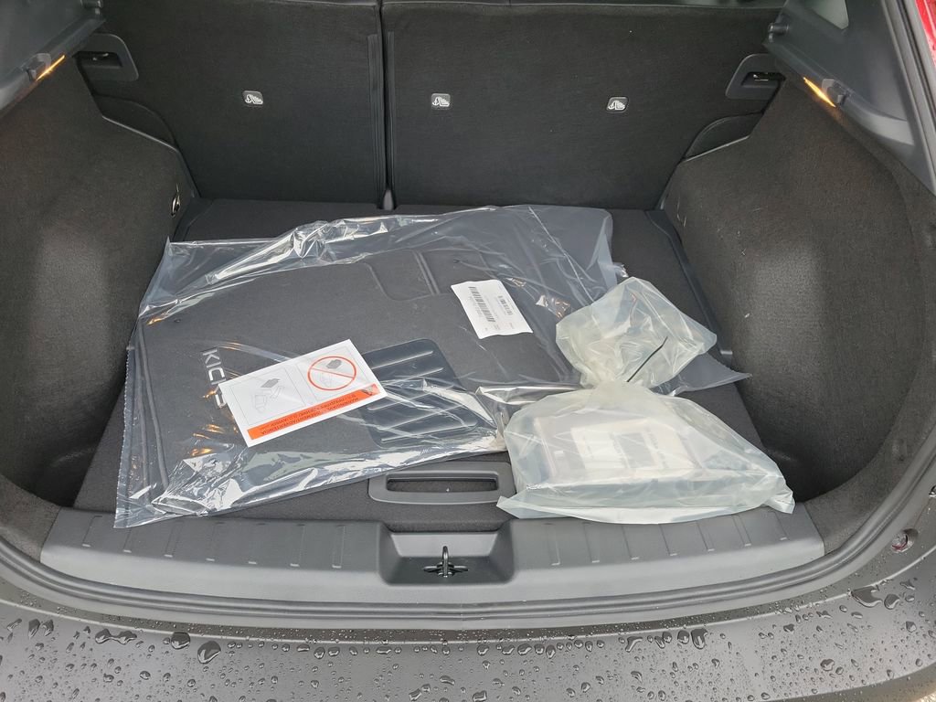 New 2026 Nissan Kicks SR image 10