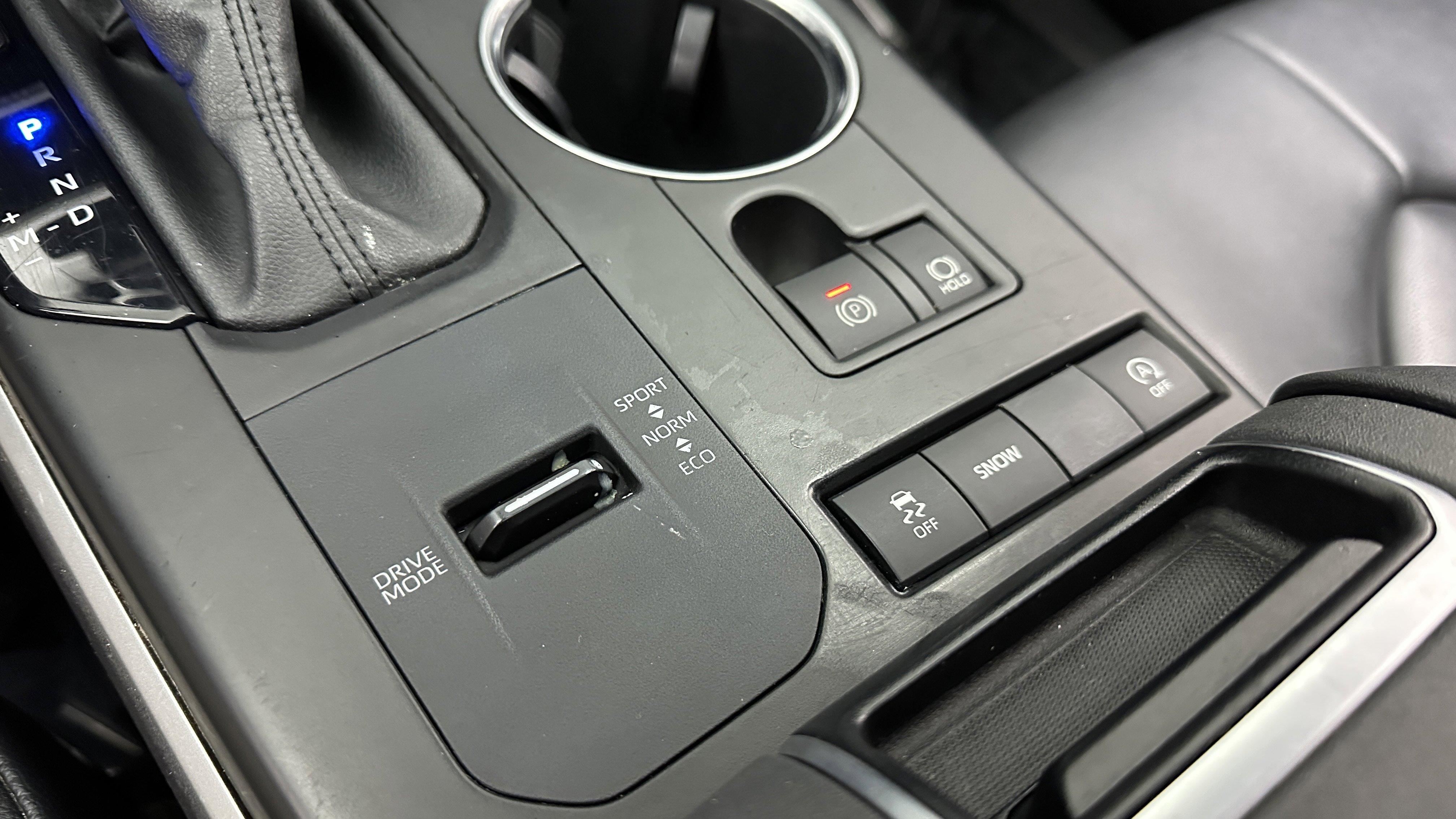 Used 2021 Toyota Highlander XLE image 19