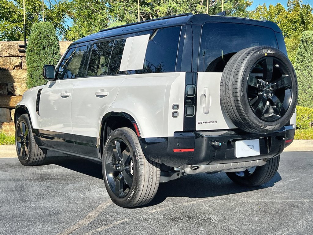 New 2026 Land Rover Defender 110 X-Dynamic SE AWD/4WD image 3