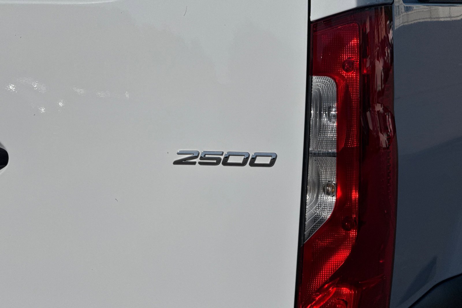 Used 2025 Mercedes-Benz Sprinter 2500 image 24