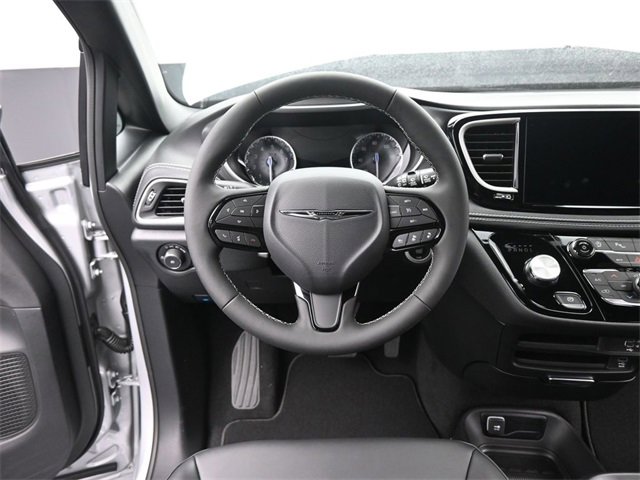 New 2026 Chrysler Pacifica Select image 27