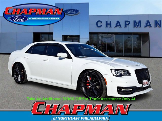 Used 2023 Chrysler 300 C image 1