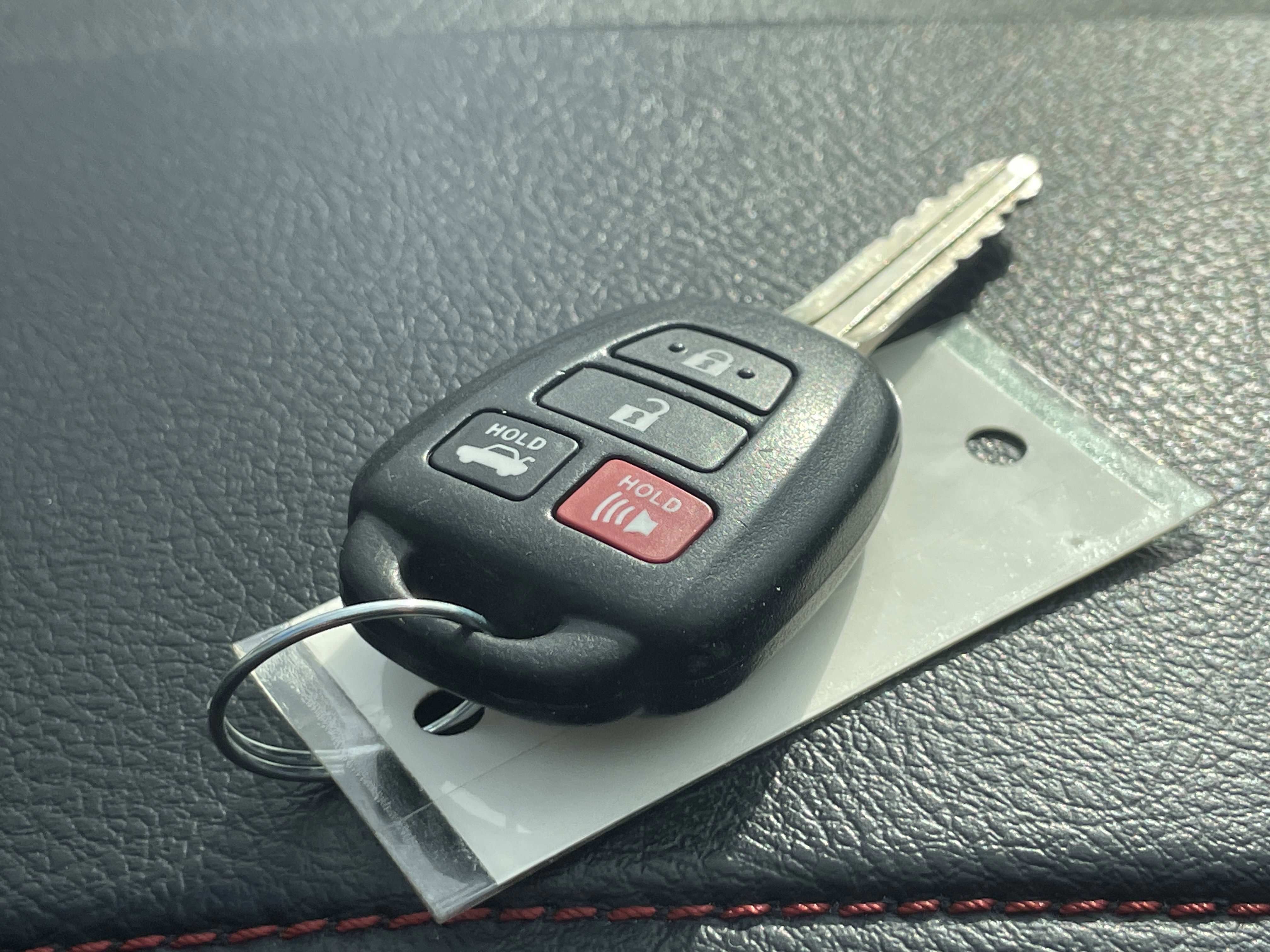 Used 2015 Toyota Camry XSE image 27