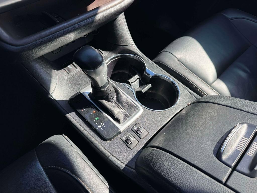Used 2019 Toyota Highlander XLE image 30