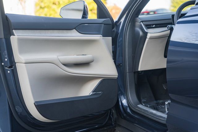 New 2025 Volvo EX90 Ultra w/ Protection Package Premier image 33