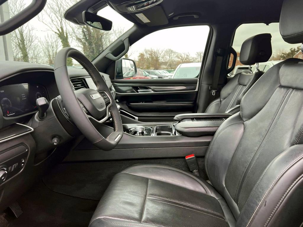 Used 2022 Jeep Wagoneer Series I w/ Convenience Group I AWD/4WD image 17