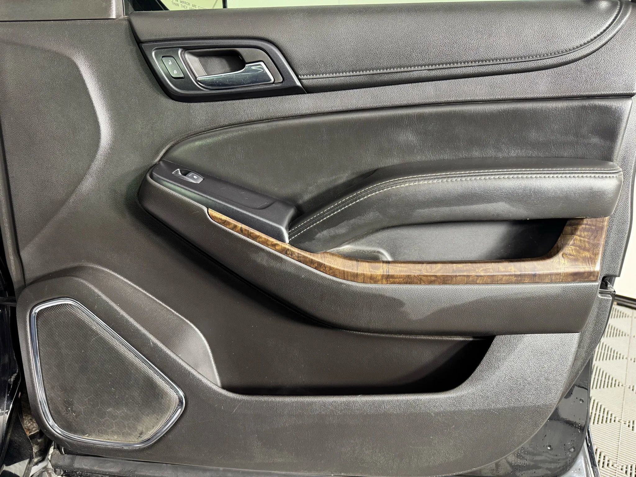 Used 2015 Chevrolet Suburban LT w/ Luxury Package image 46