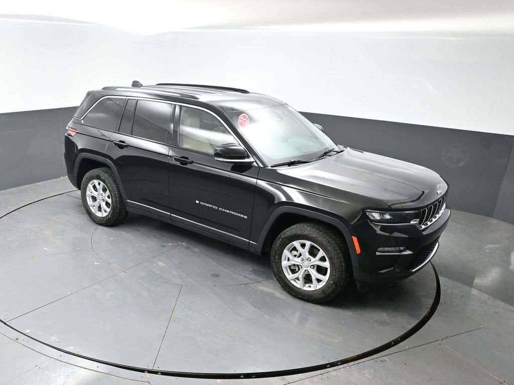 Used 2023 Jeep Grand Cherokee Limited AWD/4WD image 44