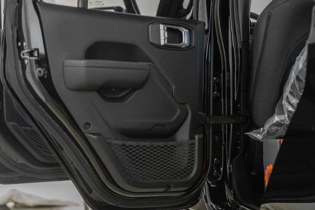 New 2025 Jeep Gladiator Sport image 33