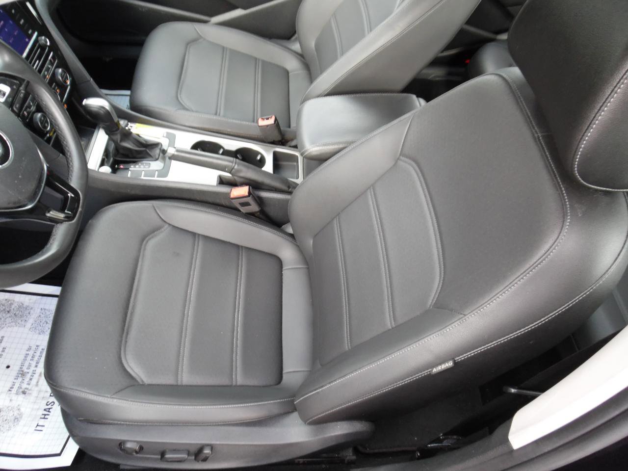 Used 2022 Volkswagen Passat 2.0T SE image 11