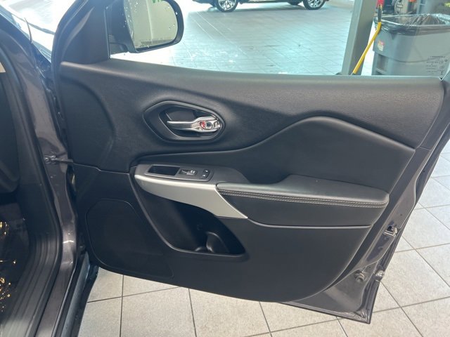 Used 2018 Jeep Compass Limited w/ Navigation Group image 14
