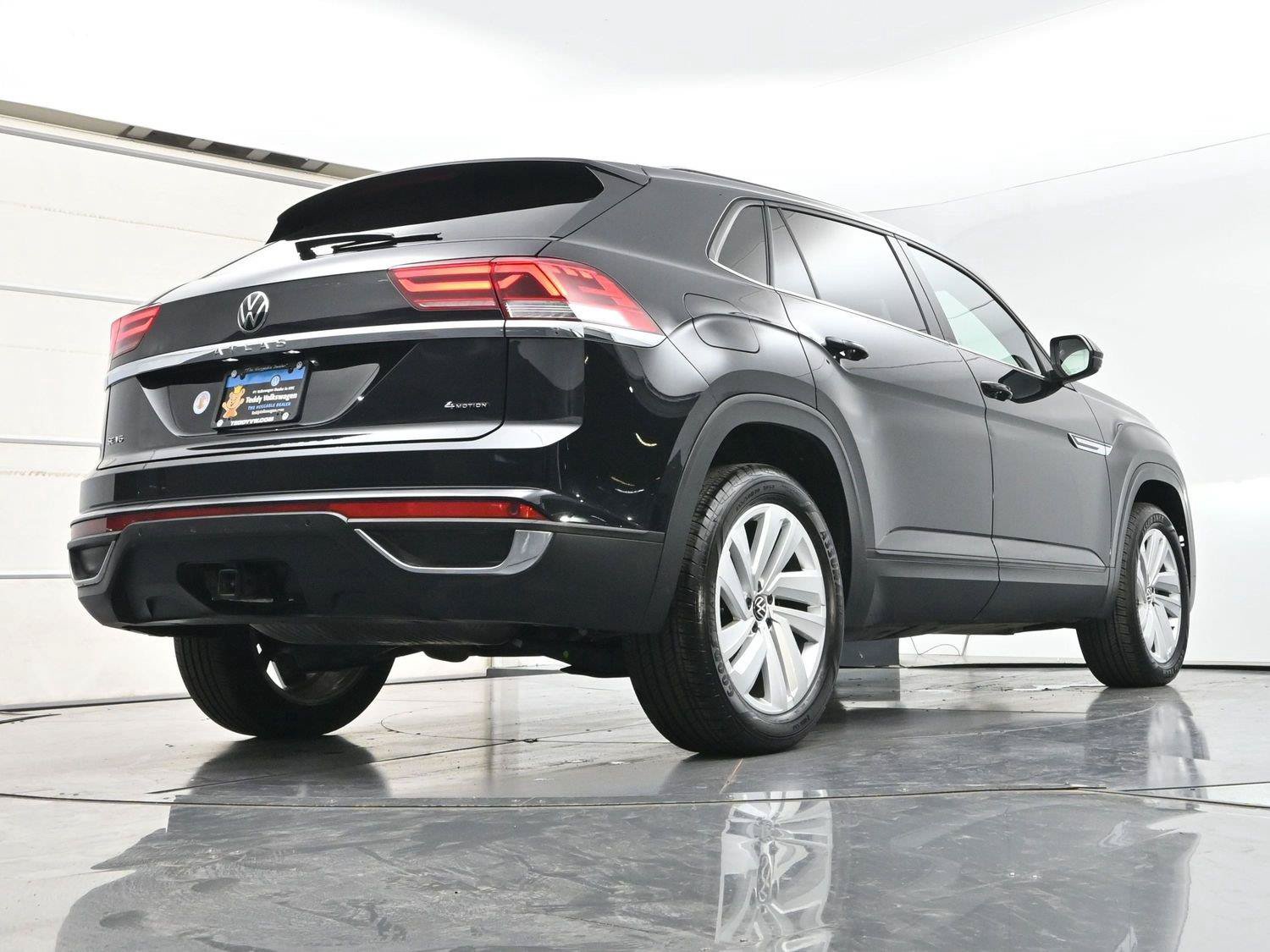Used 2023 Volkswagen Atlas Cross Sport SE w/ Panoramic Sunroof Package AWD/4WD image 32