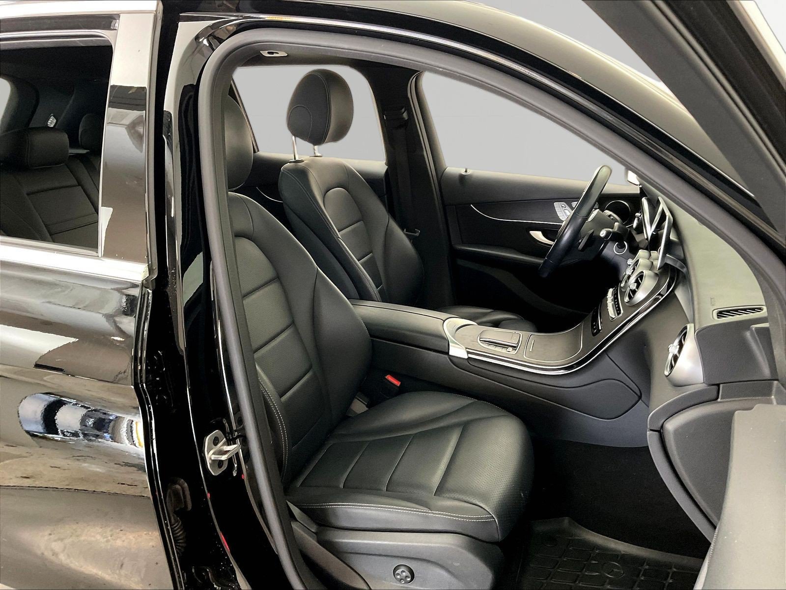 Certified 2022 Mercedes-Benz GLC 300 4MATIC image 29