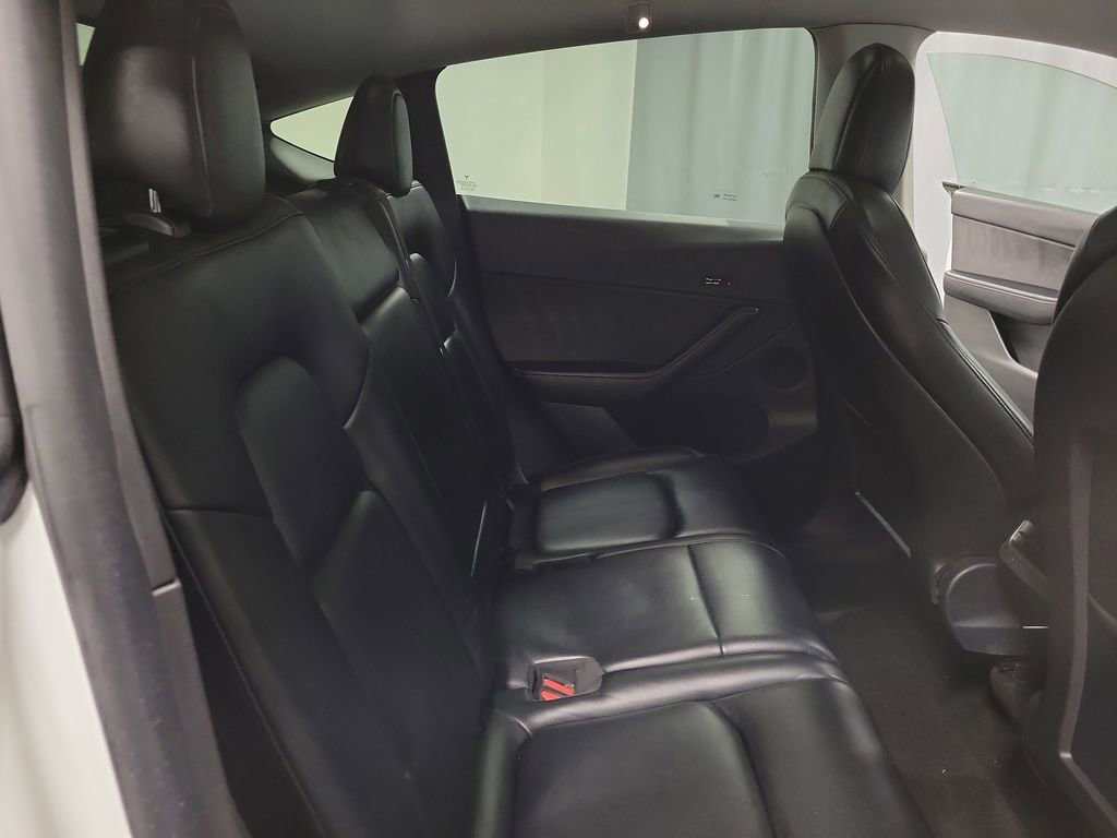 Used 2022 Tesla Model Y Long Range image 22