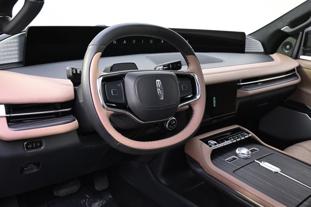 New 2026 Lincoln Navigator L Black Label AWD/4WD image 11