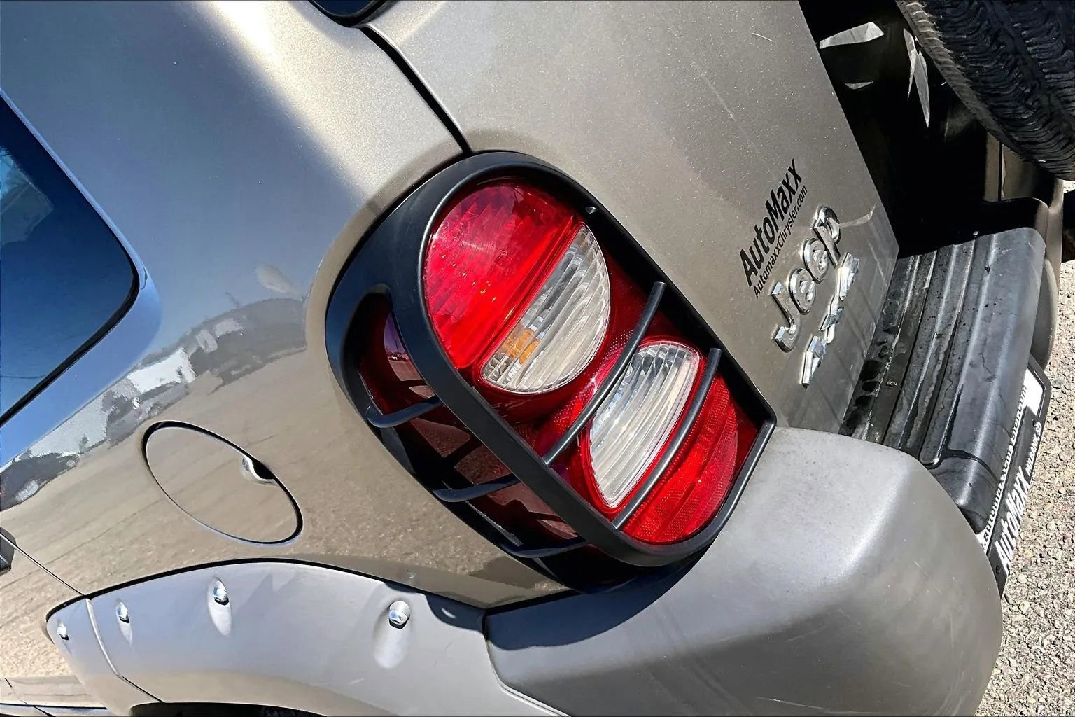 Used 2005 Jeep Liberty Renegade AWD/4WD image 20