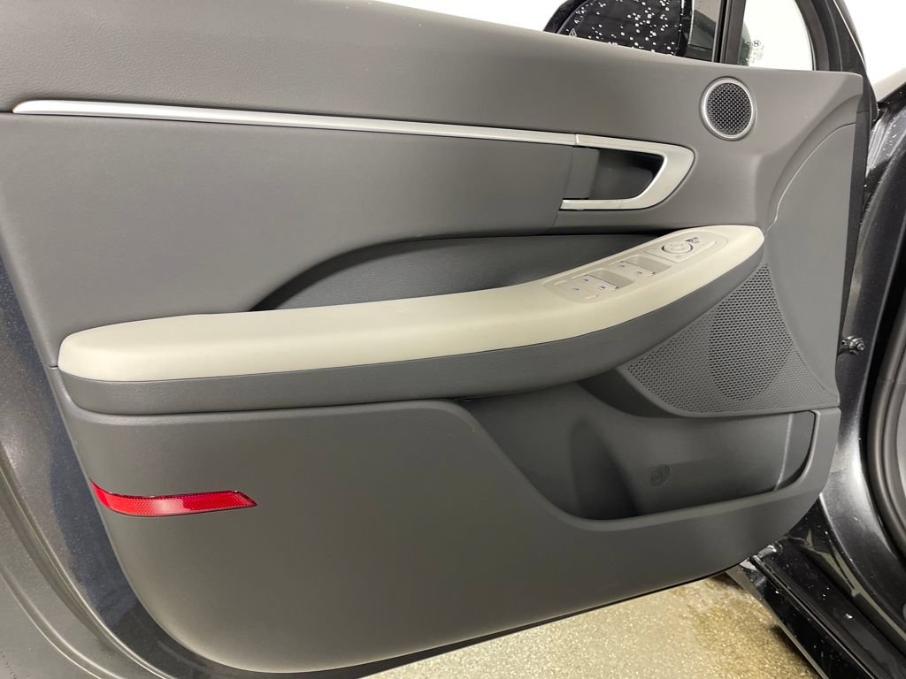 New 2026 Hyundai Sonata SEL FWD image 19