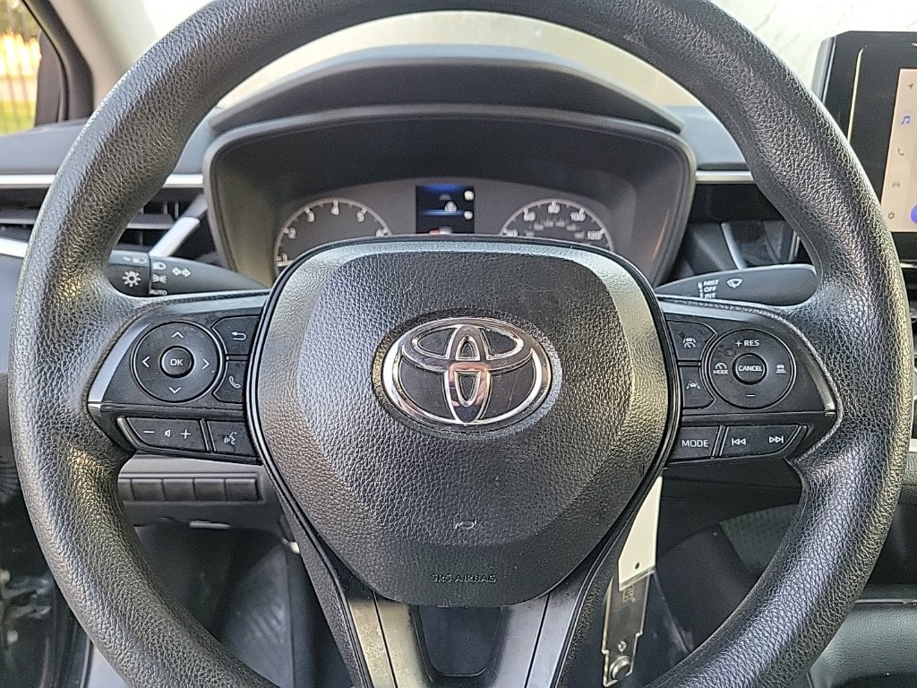 Used 2025 Toyota Corolla LE FWD image 9