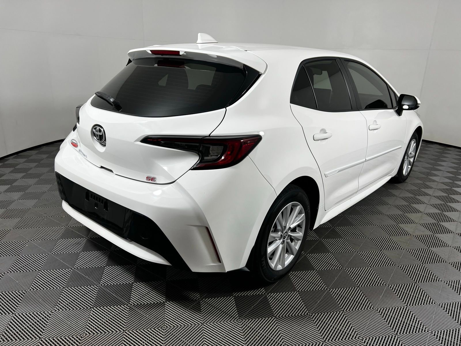 Certified 2025 Toyota Corolla SE w/ SE Package image 5