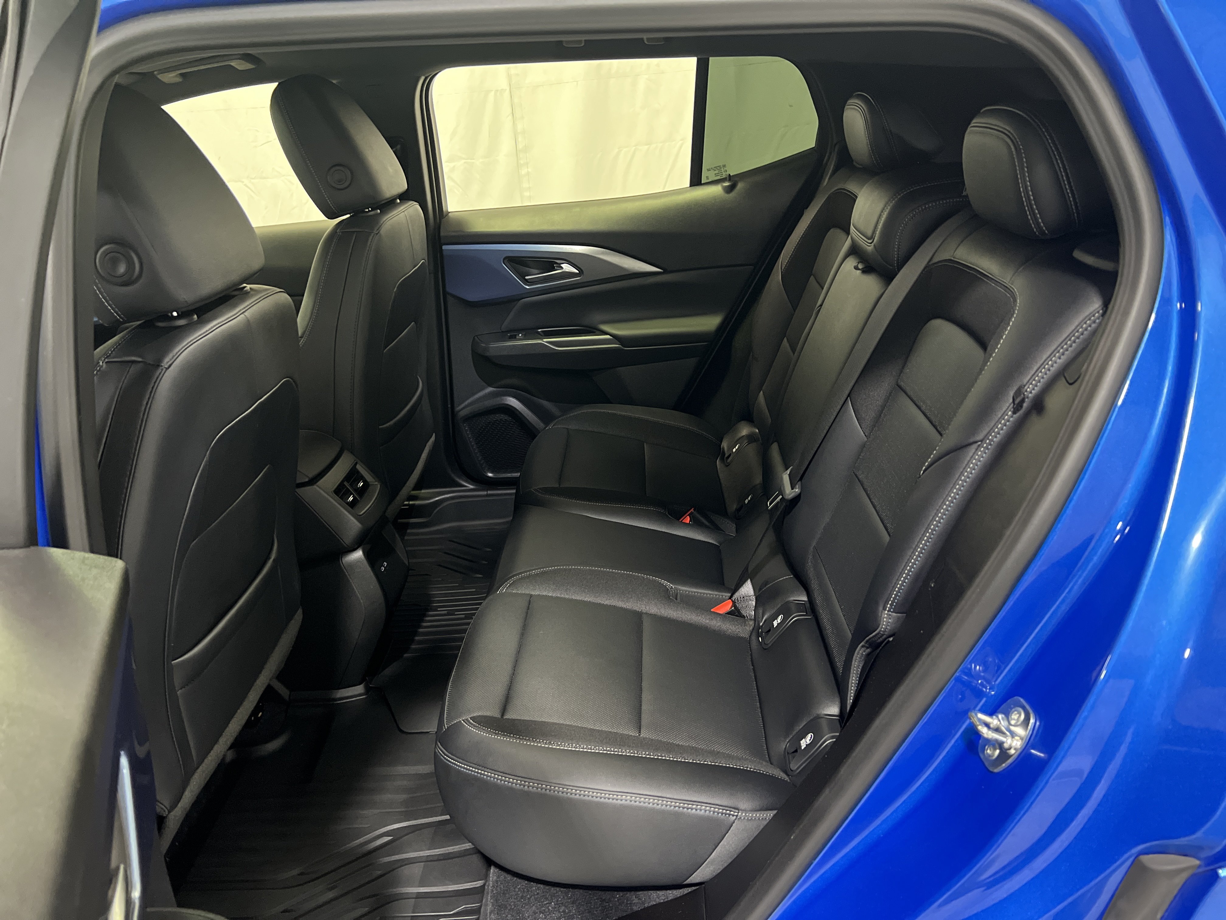 Certified 2024 Chevrolet Equinox EV LT FWD image 16