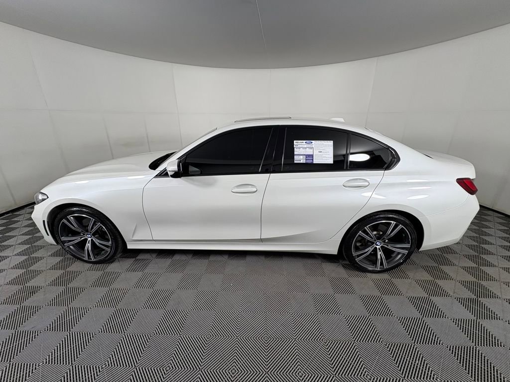 Used 2023 BMW 330i xDrive 330i xDrive w/ Premium Package image 4