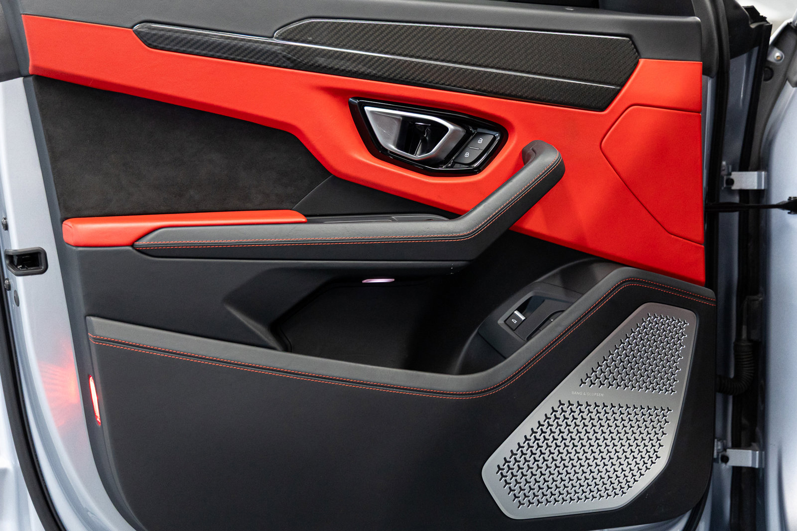 Used 2021 Lamborghini Urus image 21