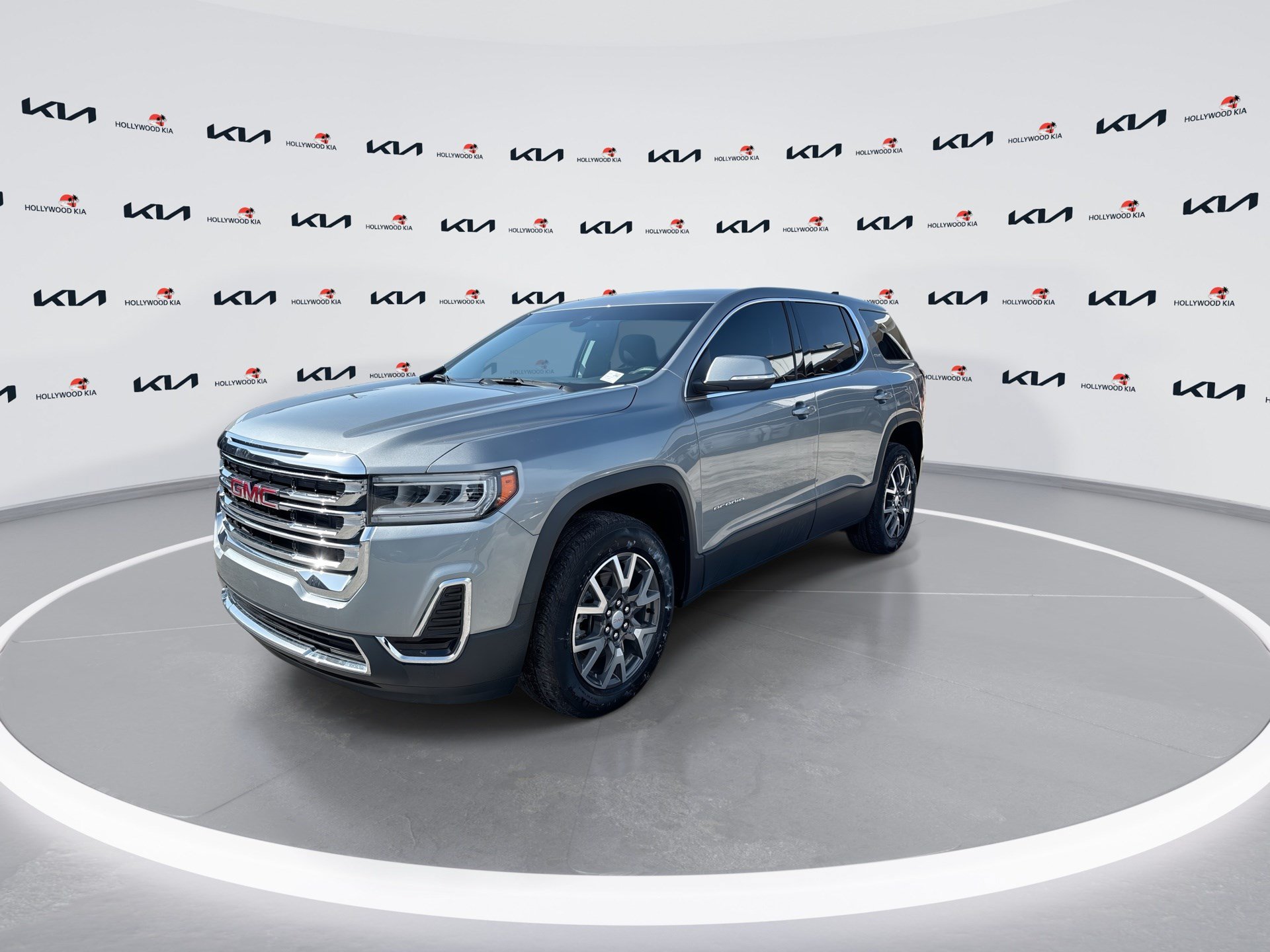 Used 2023 GMC Acadia SLE FWD image 4