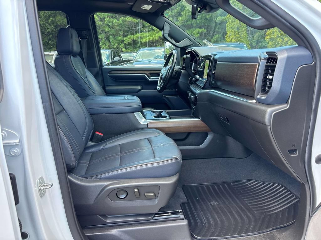 Used 2024 Chevrolet Silverado 3500 High Country w/ Technology Package AWD/4WD image 18