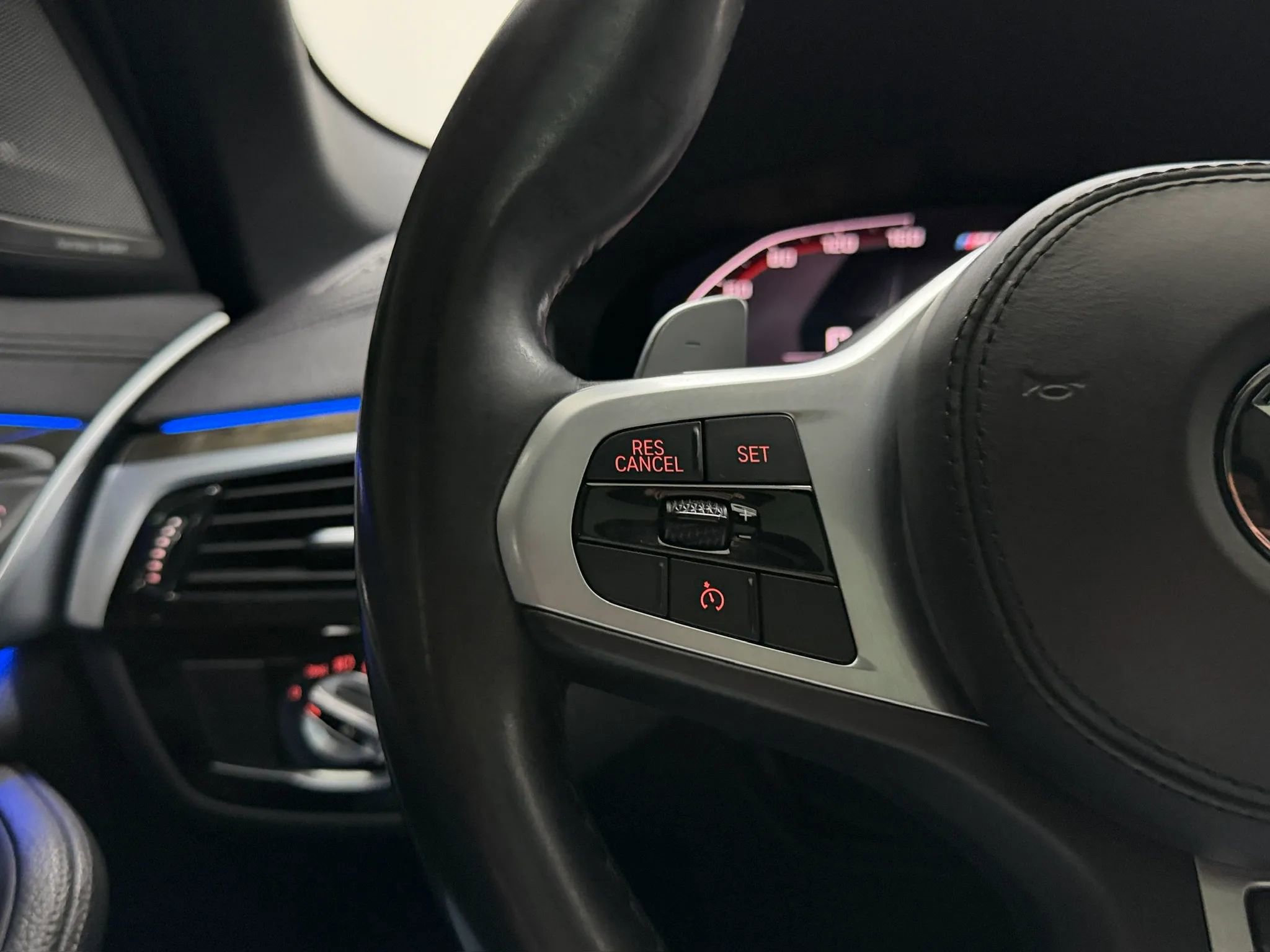 Used 2020 BMW M550i xDrive AWD/4WD image 22