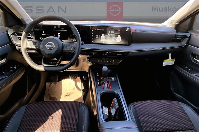 New 2025 Nissan Kicks SR image 5