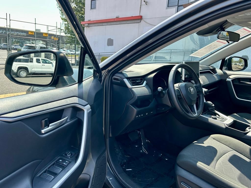 Certified 2025 Toyota RAV4 XLE w/ Convenience Package AWD/4WD image 9
