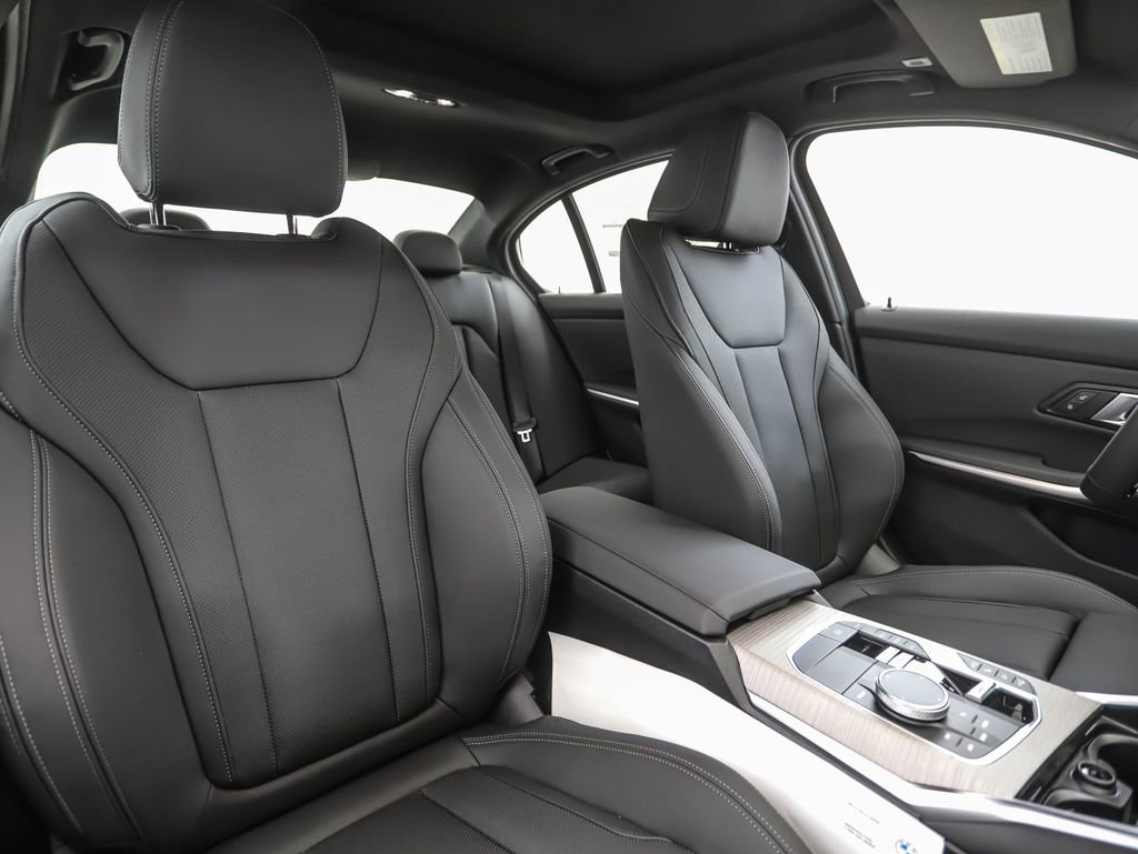 New 2026 BMW 330i xDrive Sedan w/ Premium Package image 32
