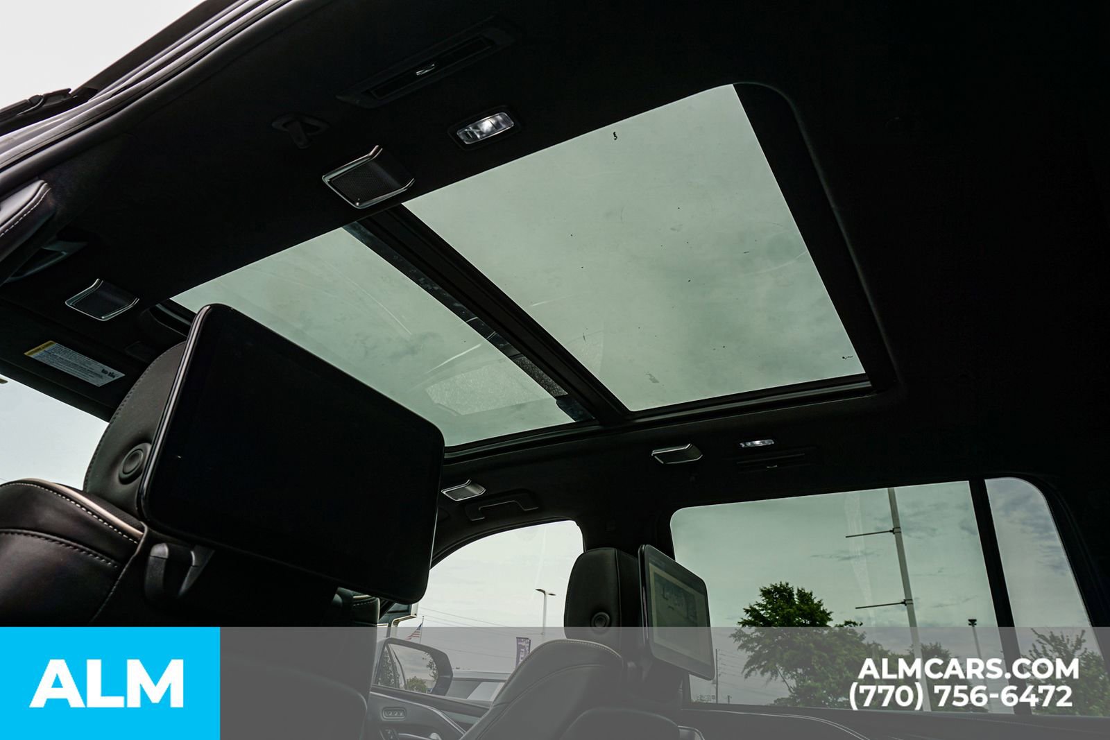 Used 2024 Cadillac Escalade ESV V AWD/4WD image 50