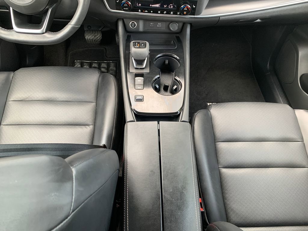 Used 2023 Nissan Rogue SV w/ SV Premium B Package FWD image 18