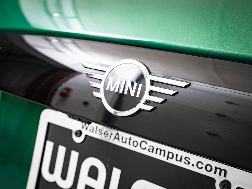 Used 2023 MINI Cooper 2-Door Hardtop image 18