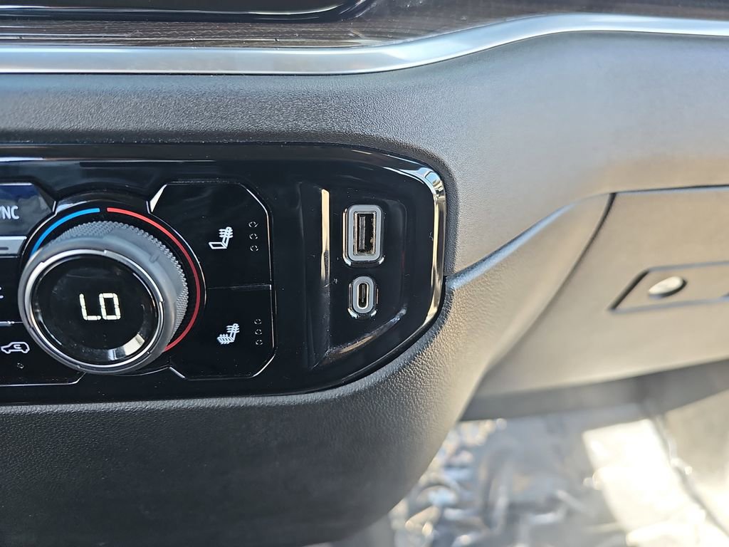 Used 2022 Chevrolet Silverado 1500 LT RWD image 24