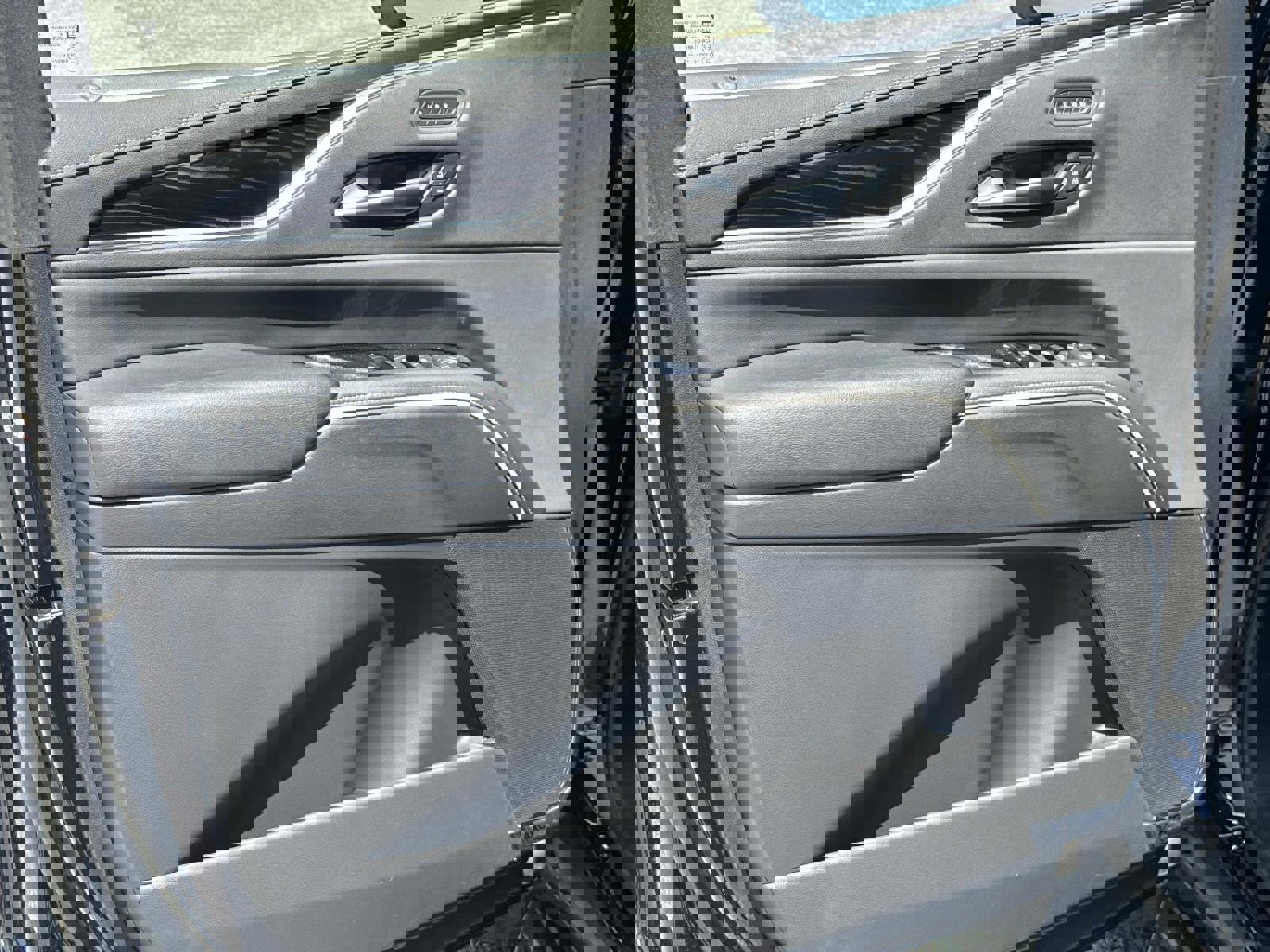 Used 2024 Cadillac Escalade Sport AWD/4WD image 15