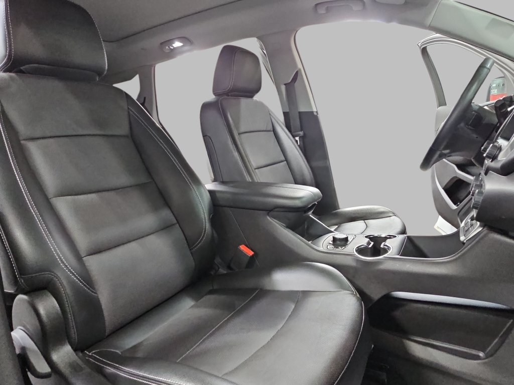 Certified 2024 GMC Terrain SLT w/ Elevation Edition AWD/4WD image 13