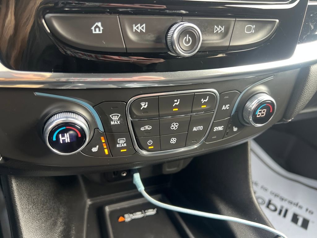 Used 2023 Chevrolet Traverse LT image 20