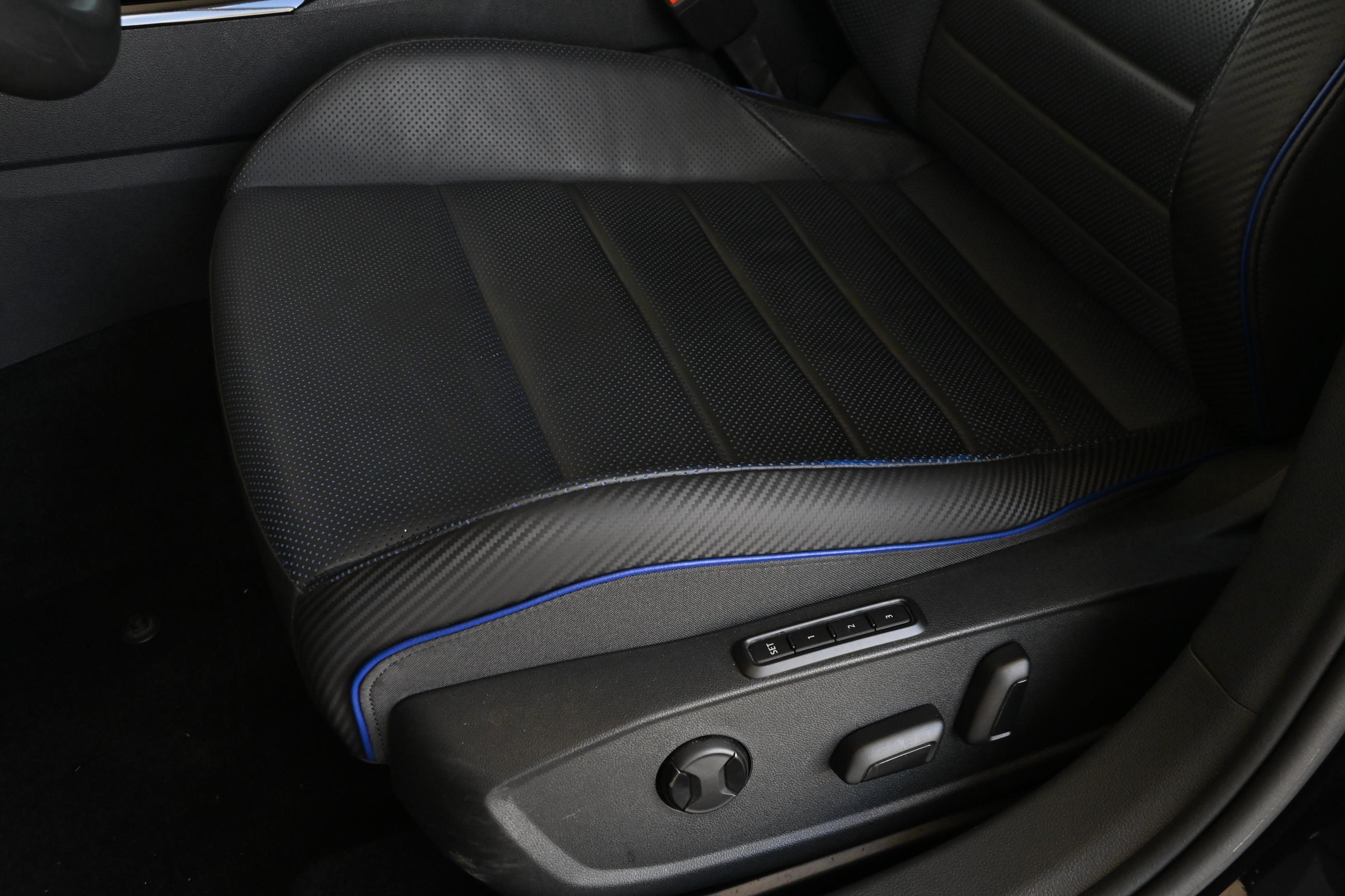 Used 2024 Volkswagen Golf R AWD/4WD image 27