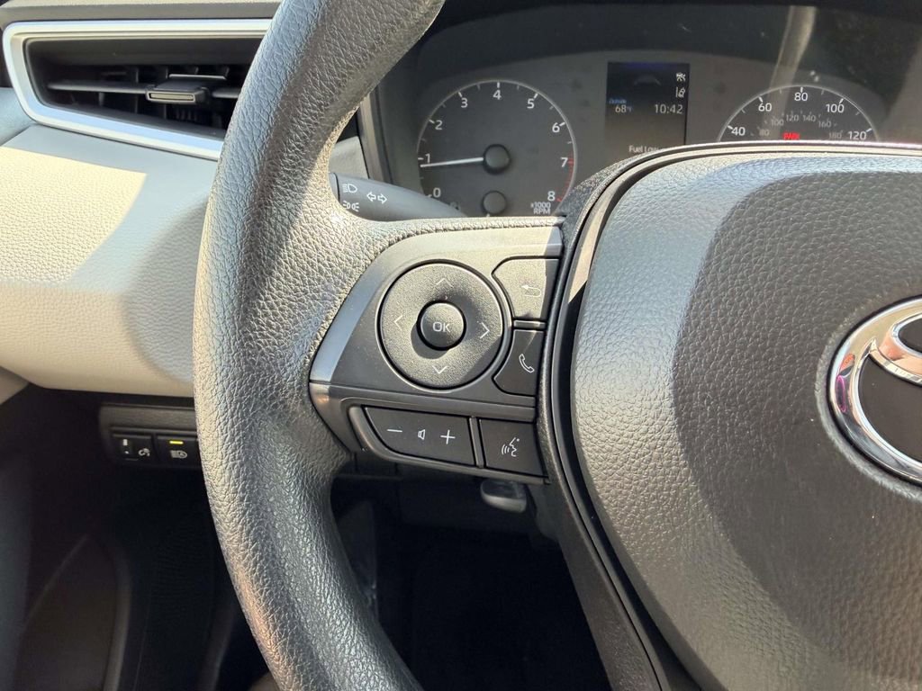 Certified 2025 Toyota Corolla LE image 8