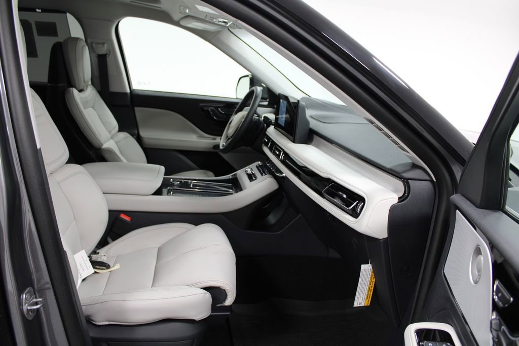 New 2025 Lincoln Aviator Reserve w/ Luxury Package image 26