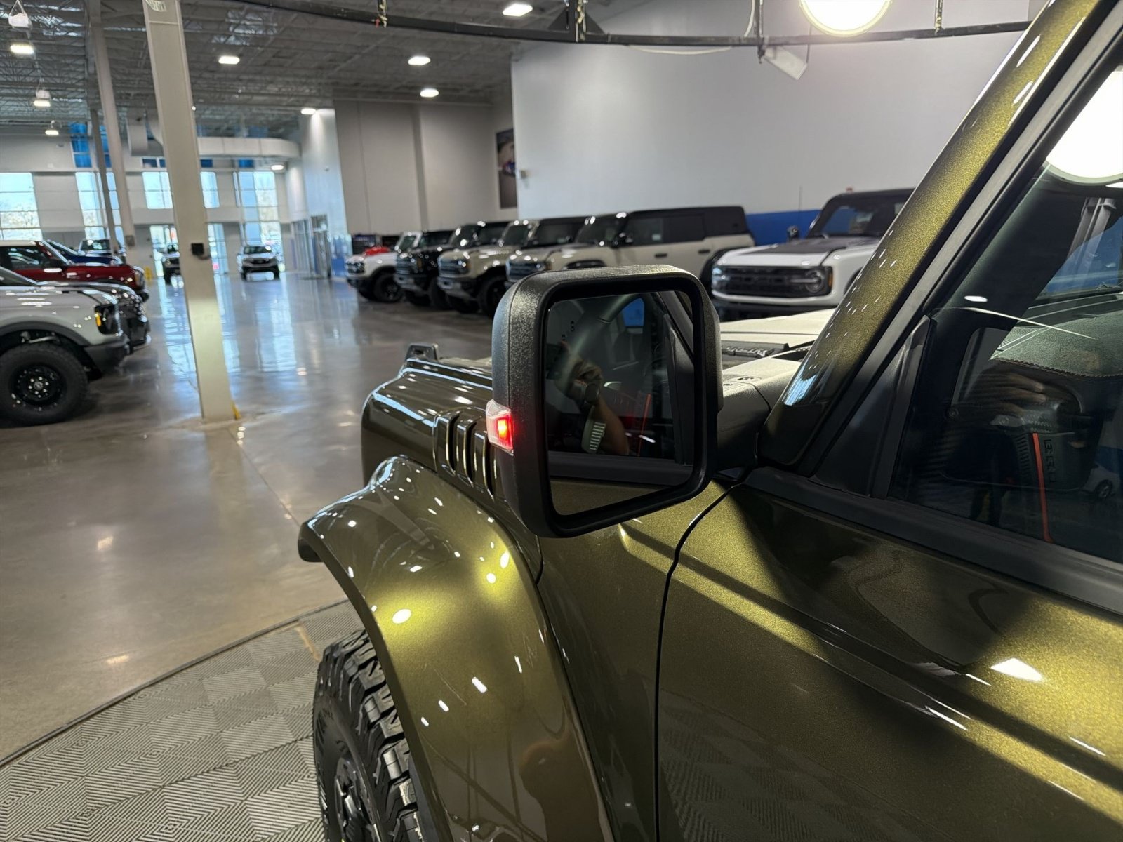 New 2025 Ford Bronco Raptor w/ Interior Carbon Fiber Pack AWD/4WD image 15