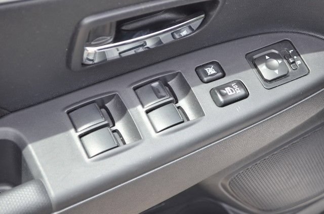 Used 2025 Mitsubishi Outlander Sport ES AWD/4WD image 16
