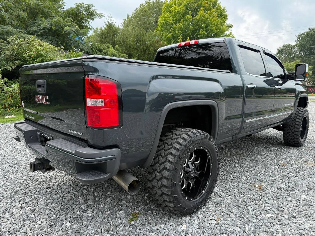 Used 2019 GMC Sierra 2500 Denali w/ Duramax Plus Package AWD/4WD image 8