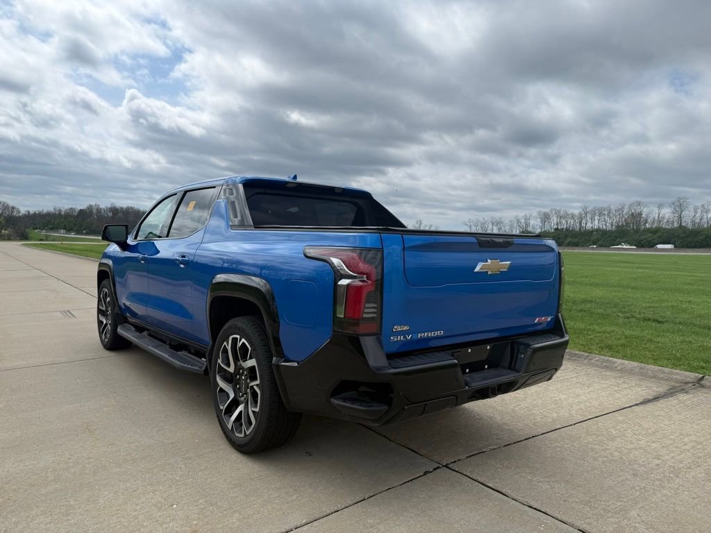 Used 2025 Chevrolet Silverado EV RST image 7