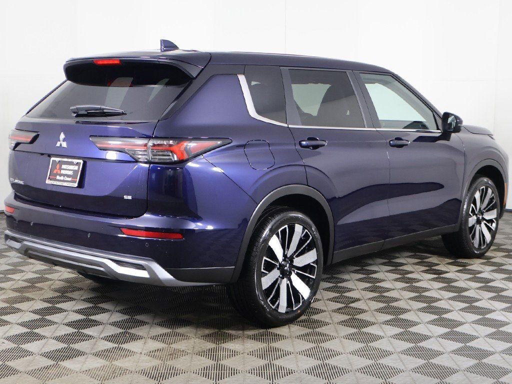 New 2026 Mitsubishi Outlander SE FWD image 13